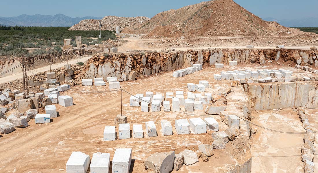 Noche Travertine Quarry